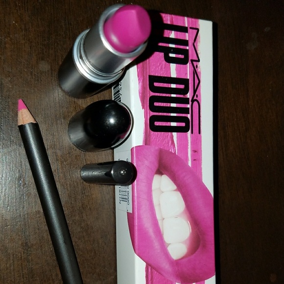 mac lipstick and lip liner set